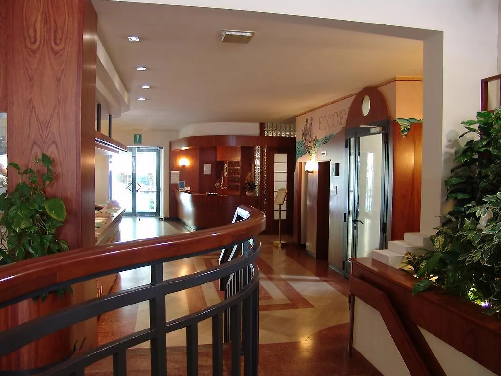 Hotel Excelsior Cervia 3*,