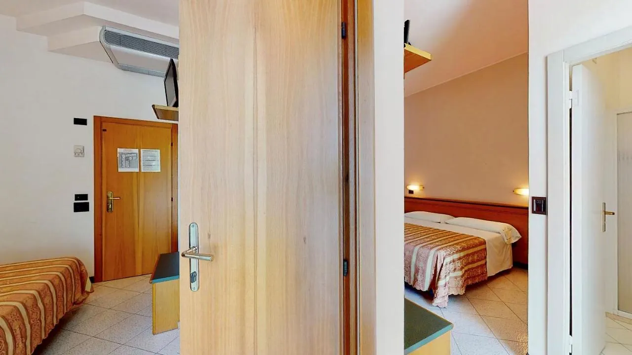 Hotel Excelsior Cervia 3*,  Italien