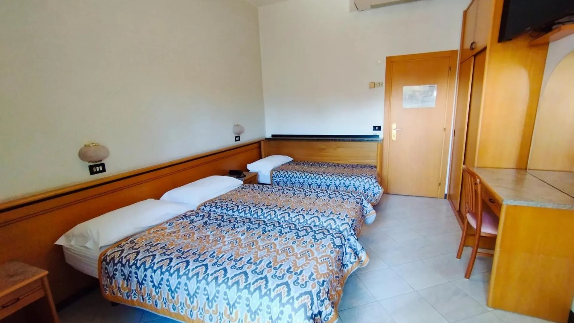 Hotel Excelsior Cervia 3*,