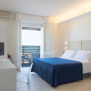 3* Hotel Kiss Beachfront & Restaurant