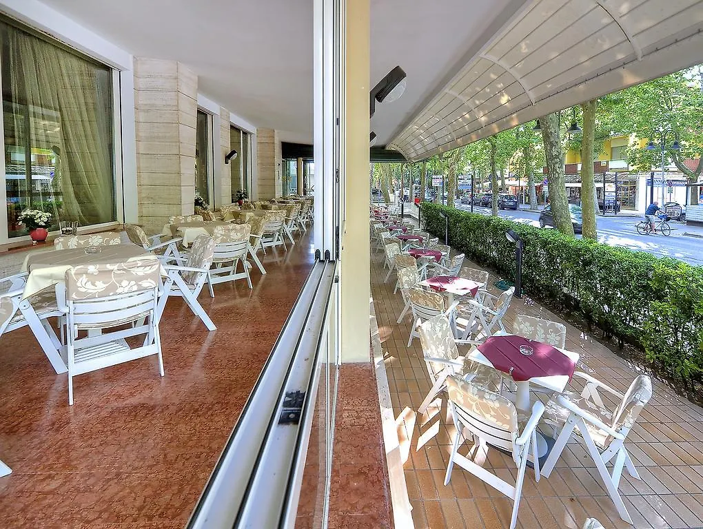 Hotel Excelsior Cervia 3*,